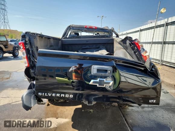 ✅ 2019 Chevrolet Silverado 2500HD LTZ • VIN: 1GC1KTEY1KF146776 • Lot: 71368295. Wystawiony na Copart z przebiegiem 87 384 mil. Bezpłatny archiwum sprzedaży aukcyjnych z USA i szczegółowy raport historii pojazdu na DreamBid. Zdjęcie 6.