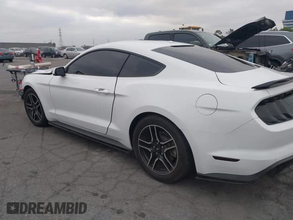 ✅ 2019 Ford Mustang EcoBoost • VIN: 1FA6P8TH6K5176777 • Lot: 42094651. Listed on IAAI with 51,641 mi. Free auction sales archive from the USA and detailed vehicle history report at DreamBid. Image 15.