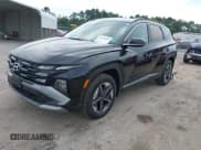 ✅ 2025 Hyundai Tucson SEL Convenience • VIN: 3KMJCCDE3SE017563 • Lot: 43297822. Wystawiony na IAAI z przebiegiem 10 019 mil. Bezpłatny archiwum sprzedaży aukcyjnych z USA i szczegółowy raport historii pojazdu na DreamBid. Zdjęcie 17.