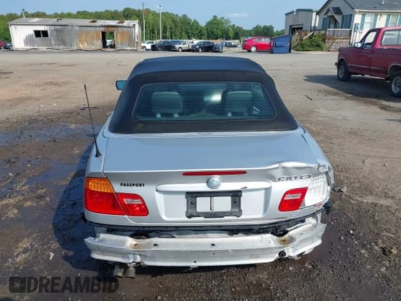 ✅ 2004 BMW 3 Series 330Ci • VIN: WBABW53444PL42841 • Lot: 42411582. Wystawiony na IAAI z przebiegiem 10 437 mil. Bezpłatny archiwum sprzedaży aukcyjnych z USA i szczegółowy raport historii pojazdu na DreamBid. Zdjęcie 17.