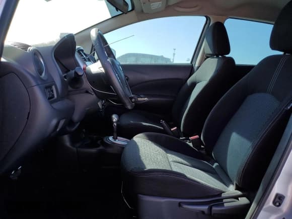 ✅ 2018 Nissan Note SV • VIN: 3N1CE2CP2JL354337 • Lot: 91244935. Wystawiony na Copart z przebiegiem 52 839 mil. Bezpłatny archiwum sprzedaży aukcyjnych z USA i szczegółowy raport historii pojazdu na DreamBid. Zdjęcie 7.