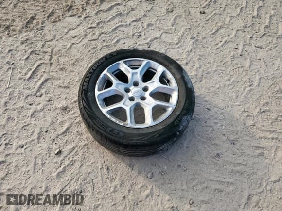 ✅ 2015 Jeep Renegade Latitude • VIN: ZACCJABT2FPC23859 • Lot: 80630145. Wystawiony na Copart z przebiegiem 77 361 mil. Bezpłatny archiwum sprzedaży aukcyjnych z USA i szczegółowy raport historii pojazdu na DreamBid. Zdjęcie 13.