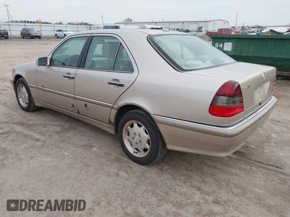 ✅ 2000 Mercedes-Benz C 230 Kompressor • VIN: WDBHA24G3YA815994 • Lot: 43740693. Wystawiony na IAAI z przebiegiem 131 890 mil. Bezpłatny archiwum sprzedaży aukcyjnych z USA i szczegółowy raport historii pojazdu na DreamBid. Zdjęcie 3.