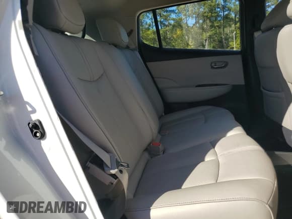 ✅ 2019 Nissan LEAF SV • VIN: 1N4AZ1CP1KC304955 • Лот: 86774275. Опубликован ранее на Copart с пробегом 46 057 миль. Бесплатный доступ к архиву аукционных продаж из США и подробный отчёт об истории автомобиля на DreamBid. Изображение 10.