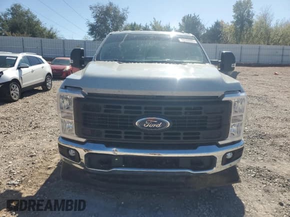 ✅ 2025 Ford F-350 XL • VIN: 1FTRF3DM1SEC87715 • Lot: 86550885. Listed on Copart with 12,189 mi. Free auction sales archive from the USA and detailed vehicle history report at DreamBid. Image 5.