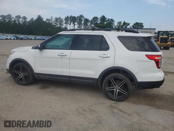 ✅ 2013 Ford Explorer • VIN: 1FM5K7B8XDGA70030 • Lot: 57329995. Wystawiony na Copart z przebiegiem Nie podano. Bezpłatny archiwum sprzedaży aukcyjnych z USA i szczegółowy raport historii pojazdu na DreamBid. Zdjęcie 2.