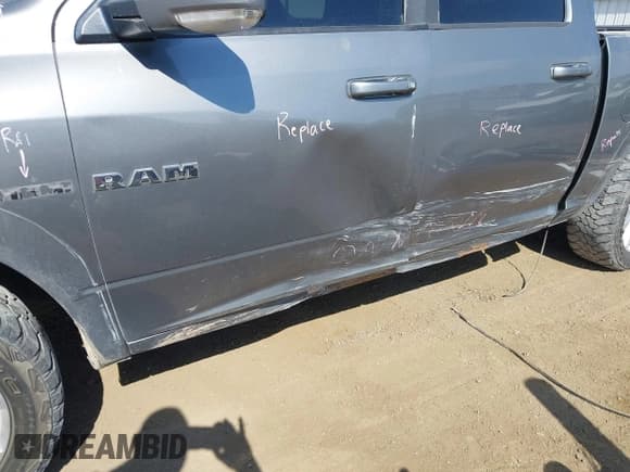 ✅ 2009 Dodge 1500 Laramie • VIN: 1D3HV13T79S824506 • Lot: 42373519. Wystawiony na IAAI z przebiegiem 305 976 mil. Bezpłatny archiwum sprzedaży aukcyjnych z USA i szczegółowy raport historii pojazdu na DreamBid. Zdjęcie 6.