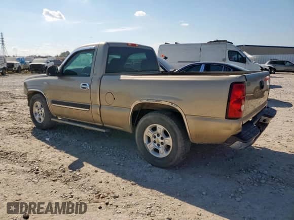 2004 Chevrolet Silverado 1500 Work Truck z VIN 1GCEC14X54Z118864, wystawiony jako Copart lot #81513555 z przebiegiem 186 665 mil mil oraz Szkoda całkowita • Salvage title. Historia ofert i sprzedaży dostępna na DreamBid. Obrazek 2.
