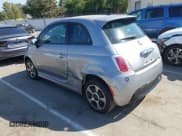 ✅ 2019 FIAT 500e • VIN: 3C3CFFGE0KT773500 • Lot: 43001127. Wystawiony na IAAI z przebiegiem 55 042 mil. Bezpłatny archiwum sprzedaży aukcyjnych z USA i szczegółowy raport historii pojazdu na DreamBid. Zdjęcie 3.