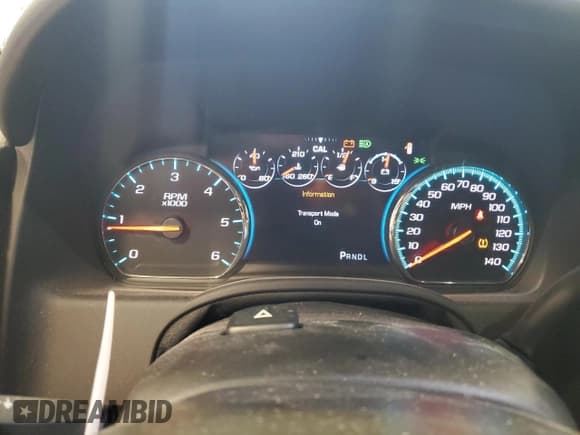 ✅ 2018 Chevrolet Suburban Premier • VIN: 1GNSKJKC1JR301302 • Lot: 80666904. Wystawiony na Copart z przebiegiem Nie podano. Bezpłatny archiwum sprzedaży aukcyjnych z USA i szczegółowy raport historii pojazdu na DreamBid. Zdjęcie 9.