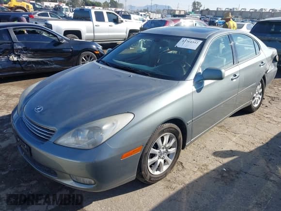 ✅ 2003 Lexus ES 300 • VIN: JTHBF30G230102828 • Lot: 43764352. Wystawiony na IAAI z przebiegiem 137 652 mil. Bezpłatny archiwum sprzedaży aukcyjnych z USA i szczegółowy raport historii pojazdu na DreamBid. Zdjęcie 17.