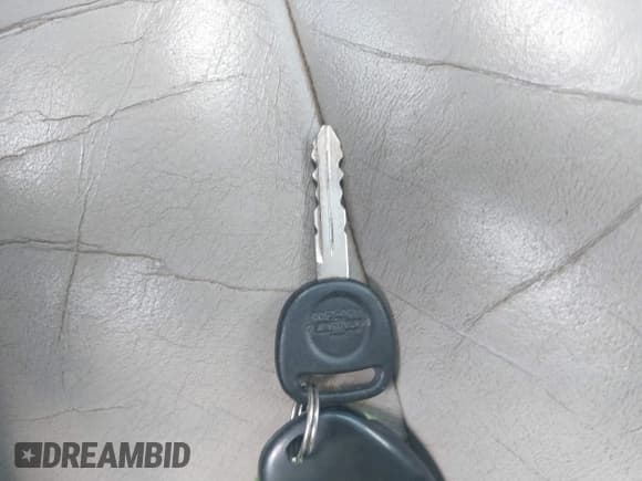 ✅ 2004 Chevrolet Suburban LT • VIN: 1GNFK16Z44J177576 • Lot: 42469659. Listed on IAAI with 272,849 mi. Free auction sales archive from the USA and detailed vehicle history report at DreamBid. Image 11.