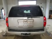 ✅ 2008 Chevrolet Suburban Commercial • VIN: 3GNGK26K28G309111 • Lot: 80510184. Wystawiony na Copart z przebiegiem 140 242 mil. Bezpłatny archiwum sprzedaży aukcyjnych z USA i szczegółowy raport historii pojazdu na DreamBid. Zdjęcie 6.