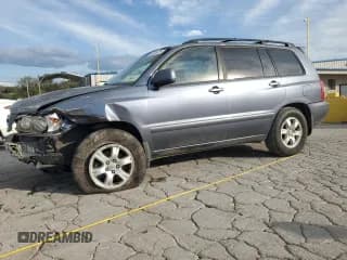 ✅ 2002 Toyota Highlander • VIN: JTEGF21AX20072046 • Лот: 82333415. Опубликован ранее на Copart с пробегом 324 866 миль. Бесплатный доступ к архиву аукционных продаж из США и подробный отчёт об истории автомобиля на DreamBid. Изображение 1.