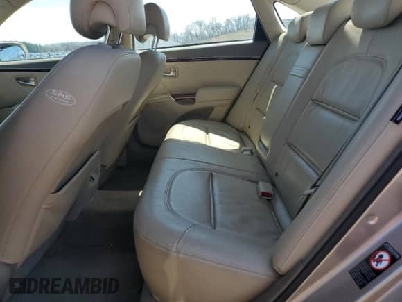 2008 Hyundai Azera Limited с VIN KMHFC46F58A288605, выставлен на аукционе Copart как лот 50295685 с пробегом 163 023 миль миль и На запчасти • Non repairable. История ставок и продаж доступна на DreamBid. Изображение 10.