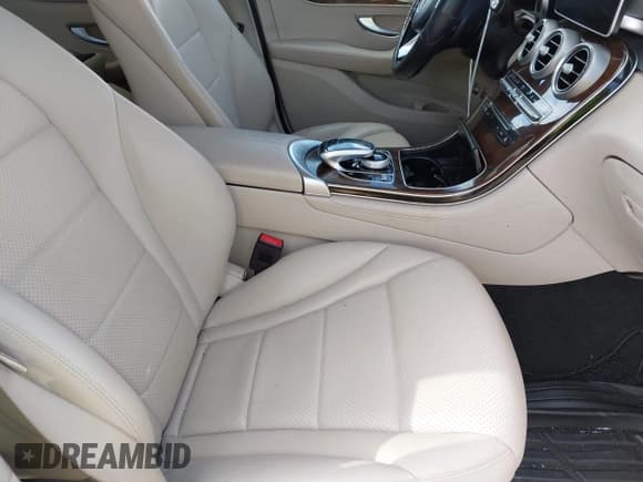 ✅ 2019 Mercedes-Benz GLC 350e • VIN: WDC0G5EB5KF494627 • Lot: 41983627. Listed on IAAI with 75,845 mi. Free auction sales archive from the USA and detailed vehicle history report at DreamBid. Image 5.