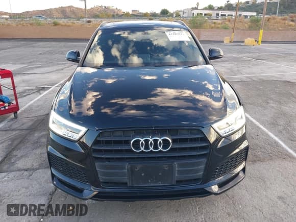 ✅ 2018 Audi Q3 Premium Plus • VIN: WA1HCCFSXJR003841 • Lot: 43285013. Listed on IAAI with 91,809 mi. Free auction sales archive from the USA and detailed vehicle history report at DreamBid. Image 12.