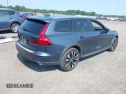✅ 2021 Volvo V60 • VIN: YV4102WK5M1068820 • Lot: 42887561. Wystawiony na IAAI z przebiegiem 110 035 mil. Bezpłatny archiwum sprzedaży aukcyjnych z USA i szczegółowy raport historii pojazdu na DreamBid. Zdjęcie 4.