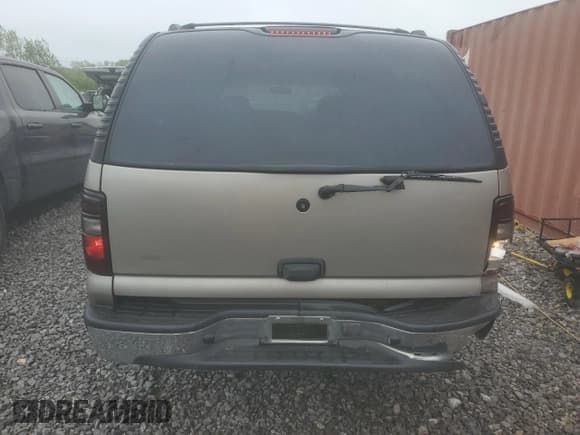 ✅ 2002 Chevrolet Suburban LT • VIN: 1GNEC16Z12J265815 • Лот: 51673315. Опубликован ранее на Copart с пробегом 305 599 миль. Бесплатный доступ к архиву аукционных продаж из США и подробный отчёт об истории автомобиля на DreamBid. Изображение 6.