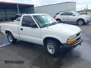 ✅ 2003 Chevrolet S-10 LS • VIN: 1GCCS14H338289619 • Лот: 42657033. Опубликован ранее на IAAI с пробегом 92 978 миль. Бесплатный доступ к архиву аукционных продаж из США и подробный отчёт об истории автомобиля на DreamBid. Изображение 1.
