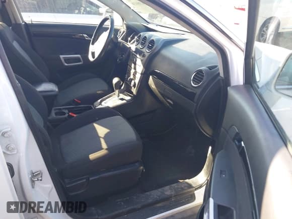 ✅ 2014 Chevrolet Captiva Sport LS • VIN: 3GNAL2EK2ES648528 • Lot: 41856138. Wystawiony na IAAI z przebiegiem 135 511 mil. Bezpłatny archiwum sprzedaży aukcyjnych z USA i szczegółowy raport historii pojazdu na DreamBid. Zdjęcie 5.