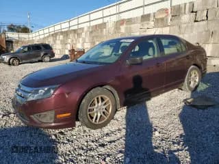 ✅ 2011 Ford Fusion S • VIN: 3FAHP0GA0BR171868 • Лот: 82650325. Опубликован ранее на Copart с пробегом 155 044 миль. Бесплатный доступ к архиву аукционных продаж из США и подробный отчёт об истории автомобиля на DreamBid. Изображение 1.