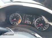 ✅ 2018 Jeep Renegade Latitude • VIN: ZACCJBBB6JPJ44553 • Lot: 42422250. Wystawiony na IAAI z przebiegiem 71 276 mil. Bezpłatny archiwum sprzedaży aukcyjnych z USA i szczegółowy raport historii pojazdu na DreamBid. Zdjęcie 7.