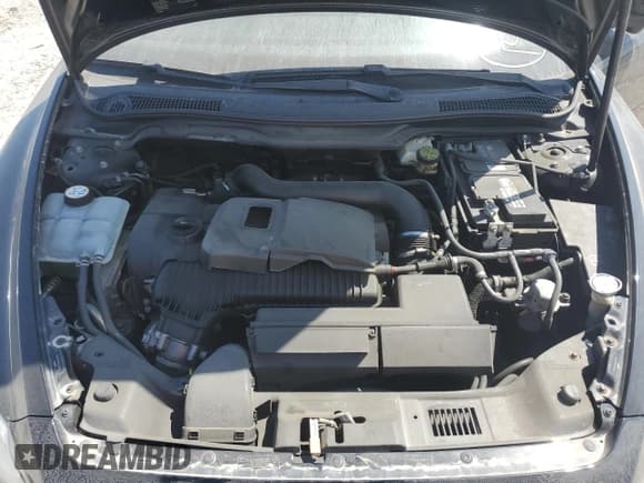 ✅ 2011 Volvo C70 • VIN: YV1672MCXBJ116710 • Lot: 80161475. Wystawiony na Copart z przebiegiem 155 567 mil. Bezpłatny archiwum sprzedaży aukcyjnych z USA i szczegółowy raport historii pojazdu na DreamBid. Zdjęcie 11.