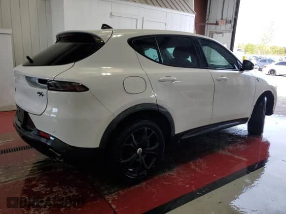 2024 Dodge Hornet R/T z VIN ZACPDFCW2R3A28905, wystawiony jako Copart lot #73383364 z przebiegiem 7 097 mil mil oraz Czysty tytuł • Clean title. Historia ofert i sprzedaży dostępna na DreamBid. Obrazek 3.