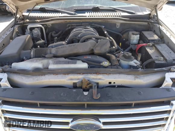 ✅ 2006 Ford Explorer Limited • VIN: 1FMEU758X6UB03926 • Lot: 43301320. Wystawiony na IAAI z przebiegiem 150 461 mil. Bezpłatny archiwum sprzedaży aukcyjnych z USA i szczegółowy raport historii pojazdu na DreamBid. Zdjęcie 10.