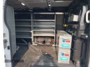 ✅ 2023 Ford Transit • VIN: 1FTYE2Y8XPKB54210 • Lot: 42476831. Wystawiony na IAAI z przebiegiem 53 301 mil. Bezpłatny archiwum sprzedaży aukcyjnych z USA i szczegółowy raport historii pojazdu na DreamBid. Zdjęcie 8.