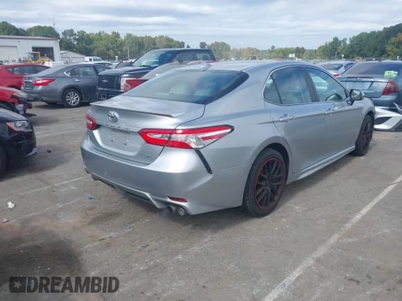 ✅ 2020 Toyota Camry SE • VIN: 4T1G11AK4LU351293 • Lot: 43426660. Listed on IAAI with 187,735 mi. Free auction sales archive from the USA and detailed vehicle history report at DreamBid. Image 4.