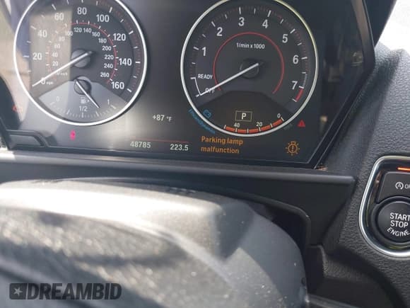 ✅ 2016 BMW 2 Series 228i xDrive • VIN: WBA1L9C50GV324910 • Lot: 42153692. Wystawiony na IAAI z przebiegiem 48 785 mil. Bezpłatny archiwum sprzedaży aukcyjnych z USA i szczegółowy raport historii pojazdu na DreamBid. Zdjęcie 7.