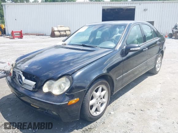 ✅ 2003 Mercedes-Benz C 240 • VIN: WDBRF61JX3A457198 • Lot: 42380809. Listed on IAAI with 251,167 mi. Free auction sales archive from the USA and detailed vehicle history report at DreamBid. Image 2.