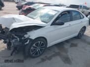 ✅ 2024 Volkswagen Jetta Sport • VIN: 3VWBM7BU0RM050006 • Лот: 43464571. Опубликован ранее на IAAI с пробегом 32 345 миль. Бесплатный доступ к архиву аукционных продаж из США и подробный отчёт об истории автомобиля на DreamBid. Изображение 2.