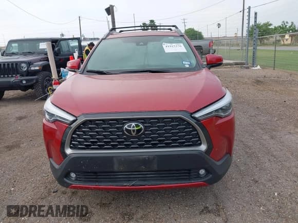 ✅ 2022 Toyota Corolla Cross XLE • VIN: 7MUDAAAG4NV032461 • Lot: 41925376. Listed on IAAI with 18,602 mi. Free auction sales archive from the USA and detailed vehicle history report at DreamBid. Image 12.