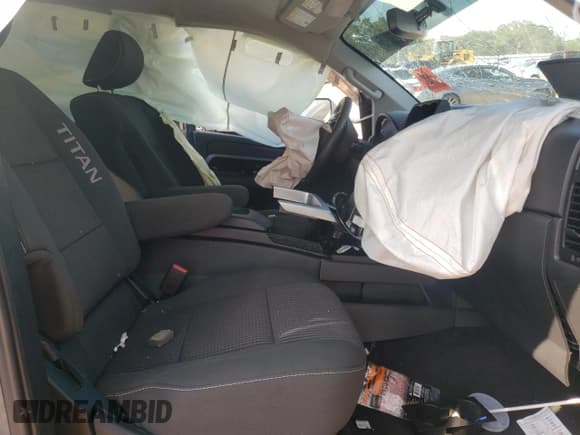 ✅ 2014 Nissan Titan Pro-4X • VIN: 1N6AA0EC3EN519605 • Lot: 69623895. Listed on Copart with 70,311 mi. Free auction sales archive from the USA and detailed vehicle history report at DreamBid. Image 7.