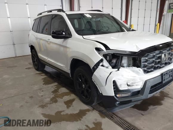 ✅ 2022 Honda Passport TrailSport • VIN: 5FNYF8H63NB003038 • Lot: 42533021. Listed on IAAI with 38,324 mi. Free auction sales archive from the USA and detailed vehicle history report at DreamBid. Image 1.