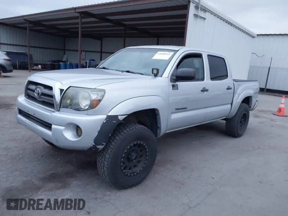 ✅ 2010 Toyota Tacoma • VIN: 3TMLU4EN8AM053525 • Lot: 43680942. Listed on IAAI with 208,789 mi. Free auction sales archive from the USA and detailed vehicle history report at DreamBid. Image 2.