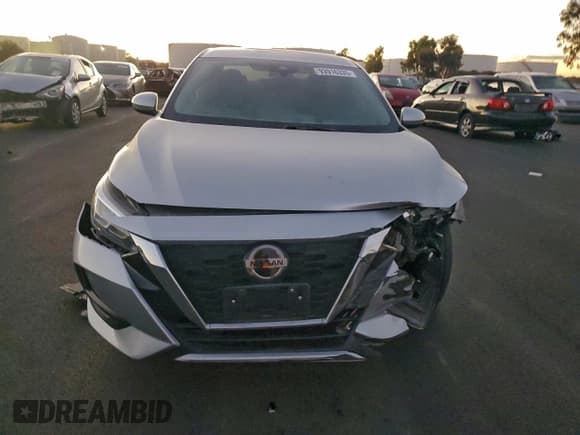 ✅ 2021 Nissan Sentra SV • VIN: 3N1AB8CV8MY238455 • Лот: 93916335. Опубликован ранее на Copart с пробегом 120 986 миль. Бесплатный доступ к архиву аукционных продаж из США и подробный отчёт об истории автомобиля на DreamBid. Изображение 5.