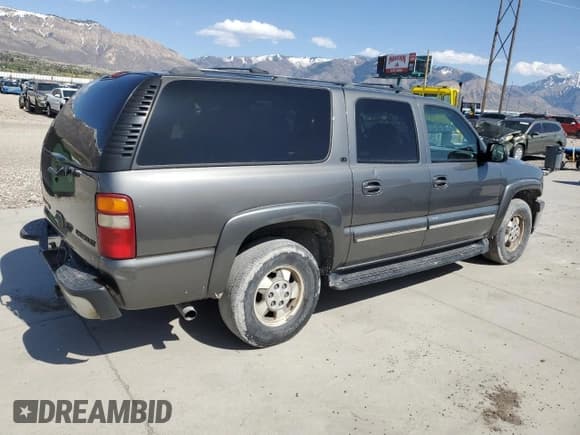 ✅ 2001 Chevrolet Suburban LT • VIN: 3GNFK16T81G210734 • Лот: 53725565. Опубликован ранее на Copart с пробегом 243 141 миль. Бесплатный доступ к архиву аукционных продаж из США и подробный отчёт об истории автомобиля на DreamBid. Изображение 3.