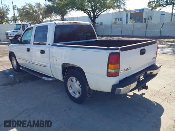 ✅ 2005 GMC Sierra 1500 SLT • VIN: 2GTEC13TX51126662 • Лот: 43620463. Опубликован ранее на IAAI с пробегом 135 554 миль. Бесплатный доступ к архиву аукционных продаж из США и подробный отчёт об истории автомобиля на DreamBid. Изображение 3.