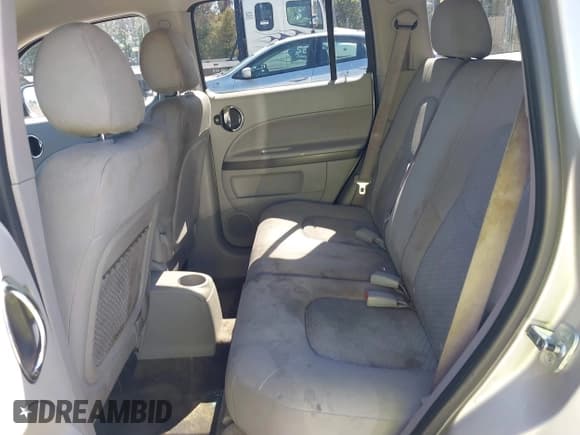 ✅ 2006 Chevrolet HHR LS • VIN: 3GNDA13D66S509053 • Lot: 42237882. Listed on IAAI with 192,101 mi. Free auction sales archive from the USA and detailed vehicle history report at DreamBid. Image 8.