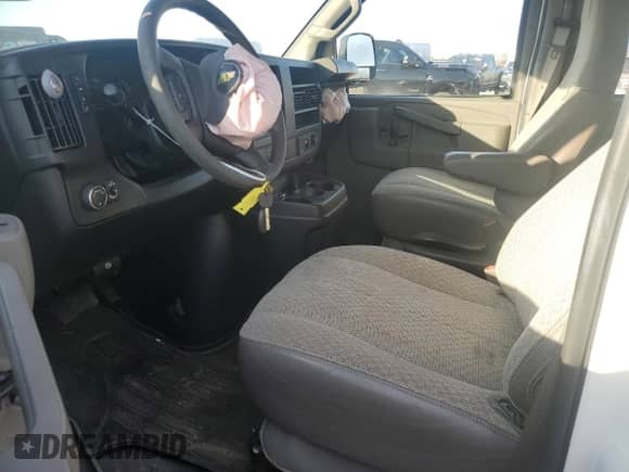 2017 Chevrolet Express Passenger LT с VIN 1GAZGPFG3H1169380, выставлен на аукционе Copart как лот 85080614 с пробегом 42 651 миль миль и Списание • Salvage title. История ставок и продаж доступна на DreamBid. Изображение 7.