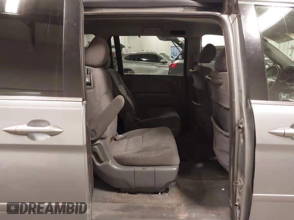 ✅ 2006 Honda Odyssey EX • VIN: 5FNRL38456B118496 • Lot: 43714481. Listed on IAAI with 224,673 mi. Free auction sales archive from the USA and detailed vehicle history report at DreamBid. Image 8.