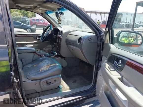 ✅ 2002 GMC Envoy SLT • VIN: 1GKDT13S022314058 • Lot: 42870254. Listed on IAAI with 204,840 mi. Free auction sales archive from the USA and detailed vehicle history report at DreamBid. Image 5.