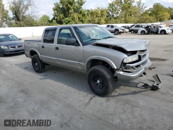 ✅ 2003 Chevrolet S-10 LS • VIN: 1GCDT13X83K186905 • Лот: 72262374. Опубликован ранее на Copart с пробегом 222 081 миль. Бесплатный доступ к архиву аукционных продаж из США и подробный отчёт об истории автомобиля на DreamBid. Изображение 4.