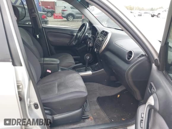 ✅ 2005 Toyota RAV4 • VIN: JTEGD20V350091620 • Лот: 43505612. Опубликован ранее на IAAI с пробегом 186 969 миль. Бесплатный доступ к архиву аукционных продаж из США и подробный отчёт об истории автомобиля на DreamBid. Изображение 5.