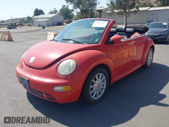 ✅ 2005 Volkswagen Beetle GLS • VIN: 3VWCM31Y55M364116 • Lot: 43312162. Wystawiony na IAAI z przebiegiem 93 386 mil. Bezpłatny archiwum sprzedaży aukcyjnych z USA i szczegółowy raport historii pojazdu na DreamBid. Zdjęcie 2.