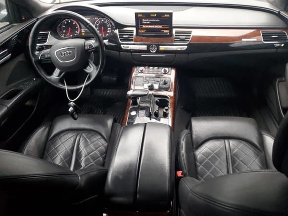 ✅ 2013 Audi A8 4.0L • VIN: WAUR2AFDXDN021378 • Лот: 50455095. Опубликован ранее на Copart с пробегом 110 722 миль. Бесплатный доступ к архиву аукционных продаж из США и подробный отчёт об истории автомобиля на DreamBid. Изображение 8.